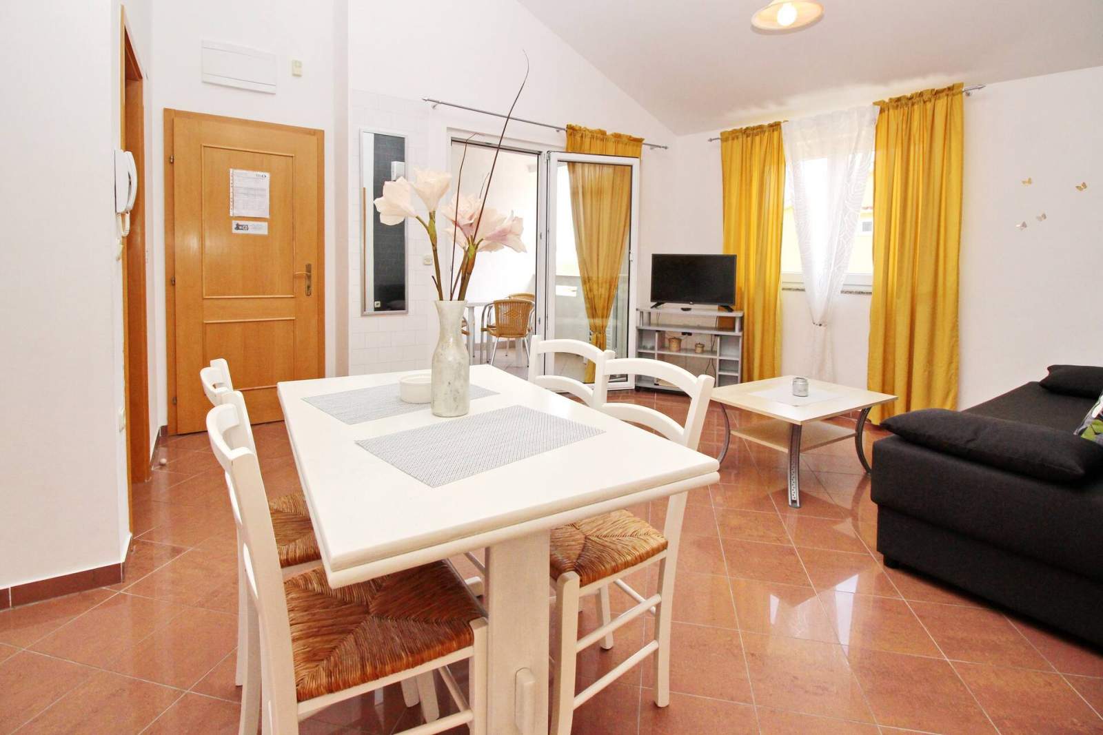 Appartamento Brnic Nar. brdo - con balcone, a 350 m dalla spiaggia