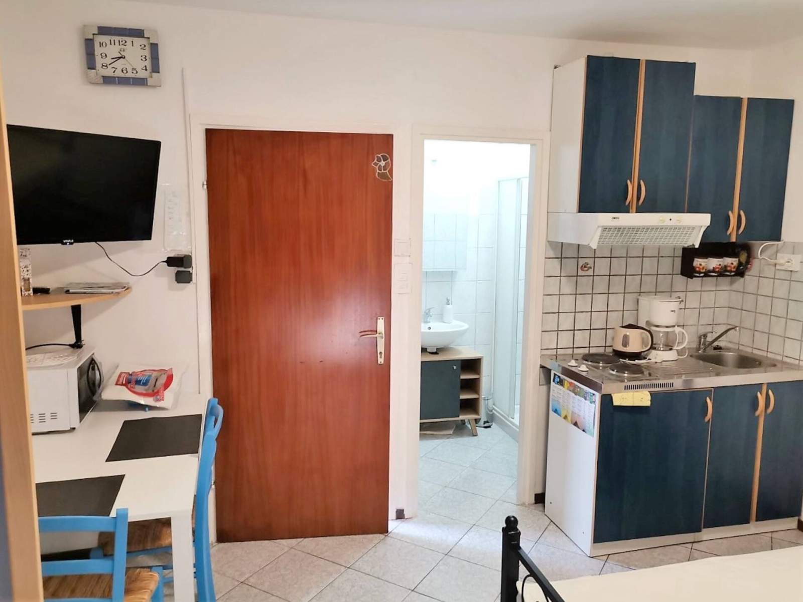 Studio Apartment Bugi - with Balcony