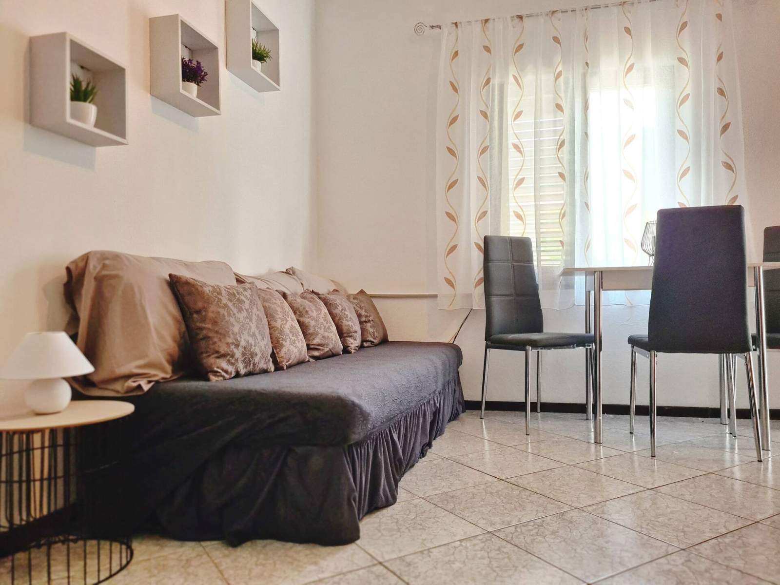 Apartman Bugi CESTA - s balkonom