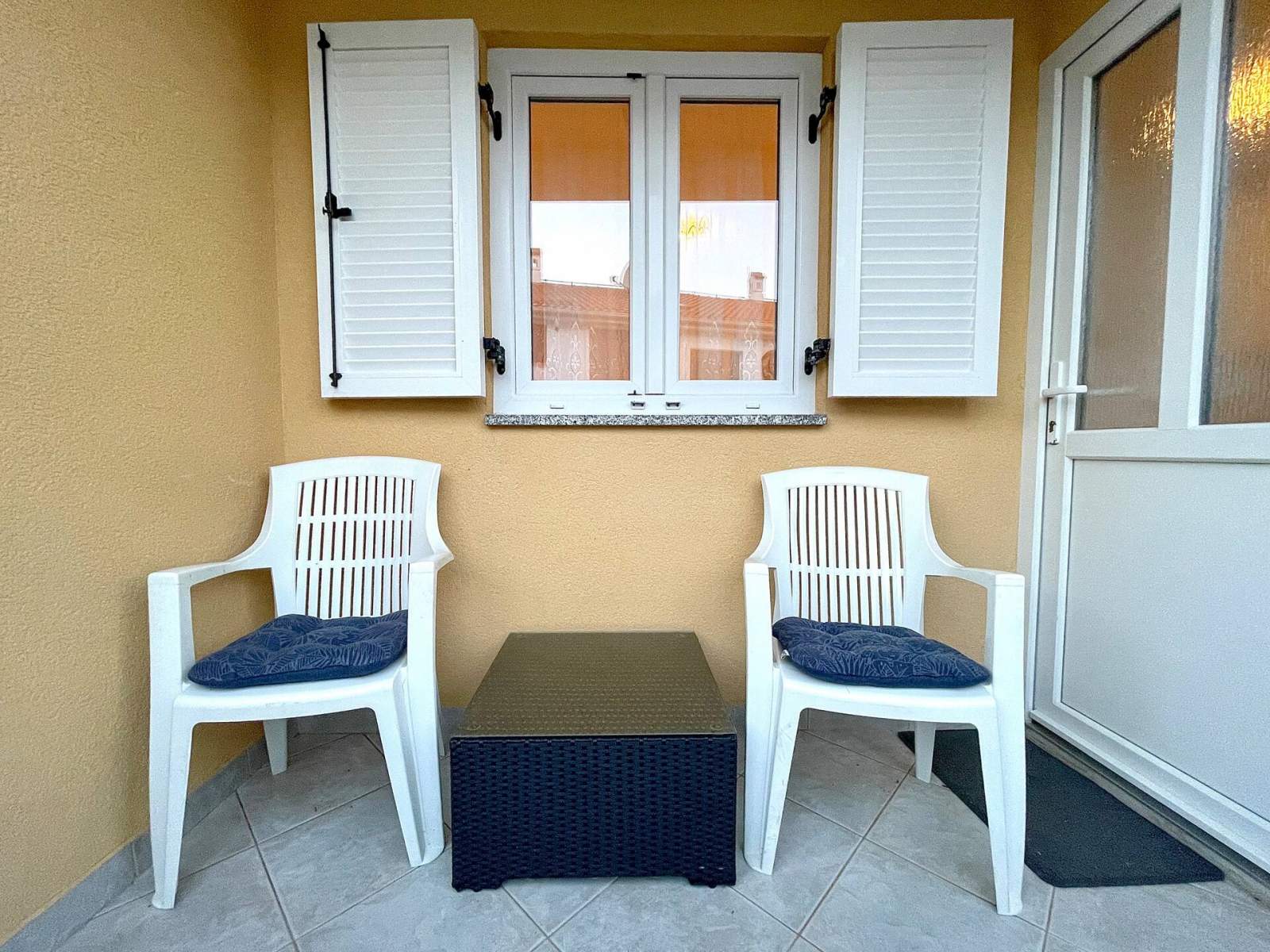 Capic Z2 - appartamento con balcone e posto auto, a 300 m dalla spiaggia
