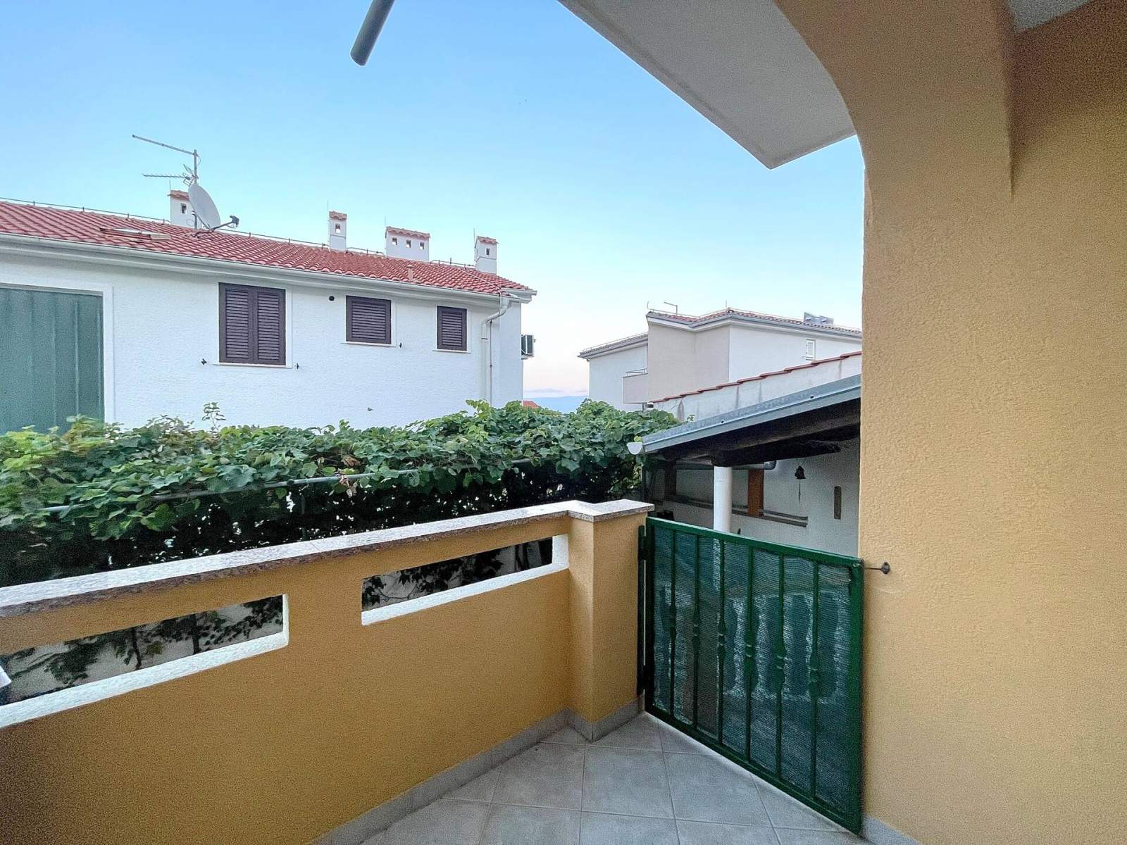 Capic Z2 - appartamento con balcone e posto auto, a 300 m dalla spiaggia