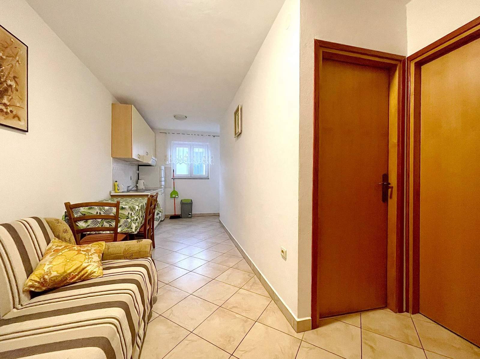 Capic Z2 - appartamento con balcone e posto auto, a 300 m dalla spiaggia