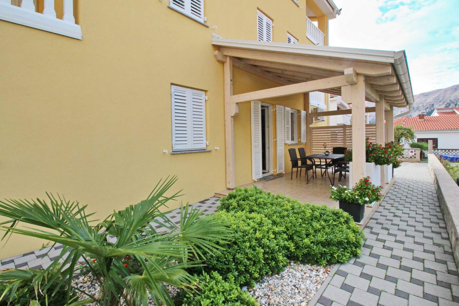 Appartamento Gorica 1 n.3 – con piscina, a 200 m dalla spiaggia