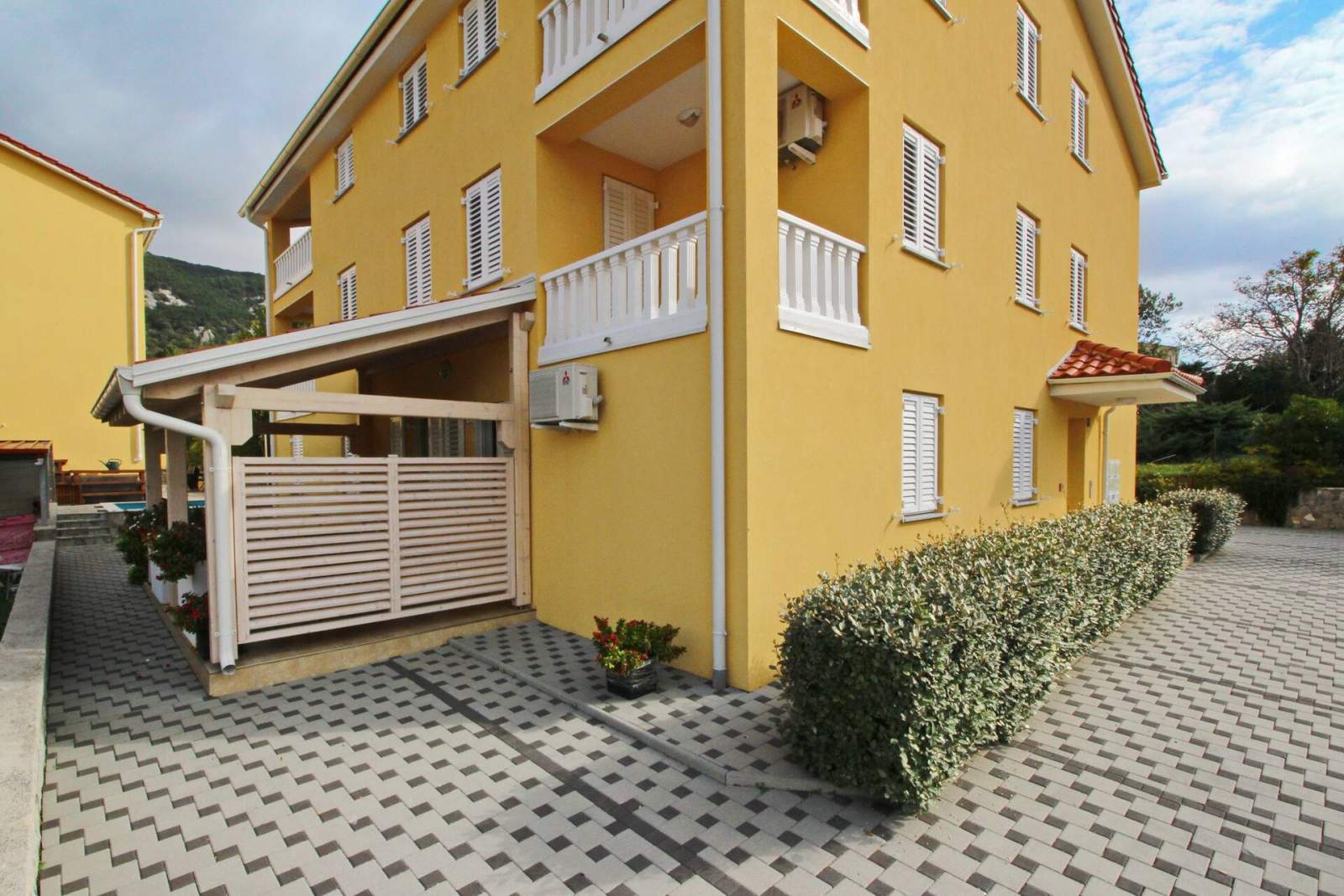 Appartamento Gorica 1 n.3 – con piscina, a 200 m dalla spiaggia