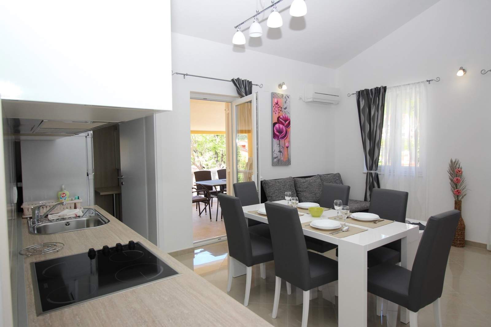 Appartamento Gorica 1 n.8 – con piscina, a 200 m dalla spiaggia