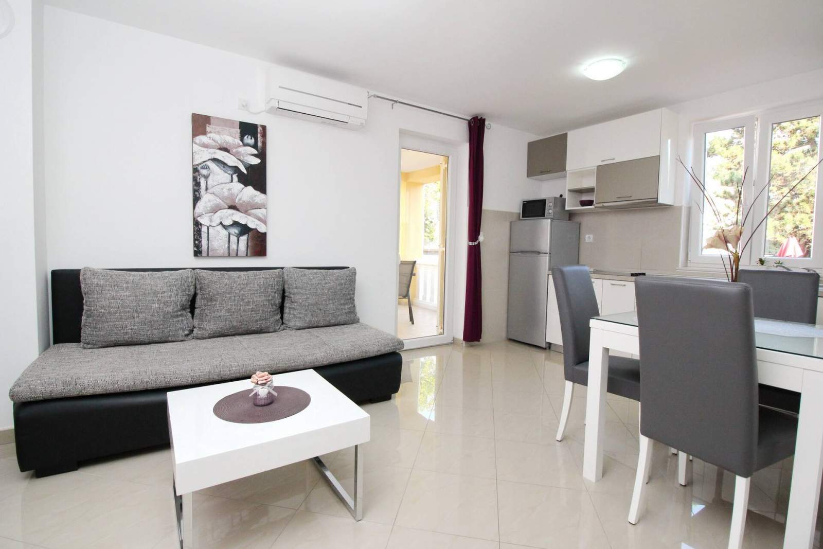 Appartamento Gorica 1 n.4 – con piscina, a 200 m dalla spiaggia