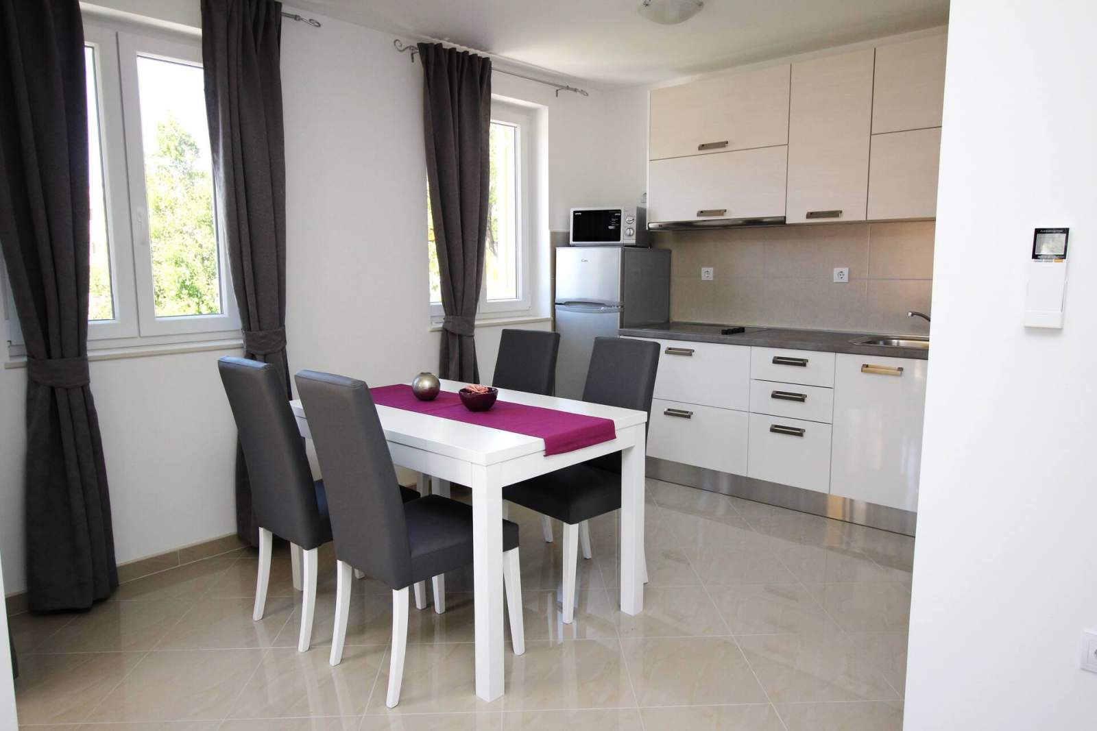Appartamento Gorica 1 n.6 – con piscina, a 200 m dalla spiaggia