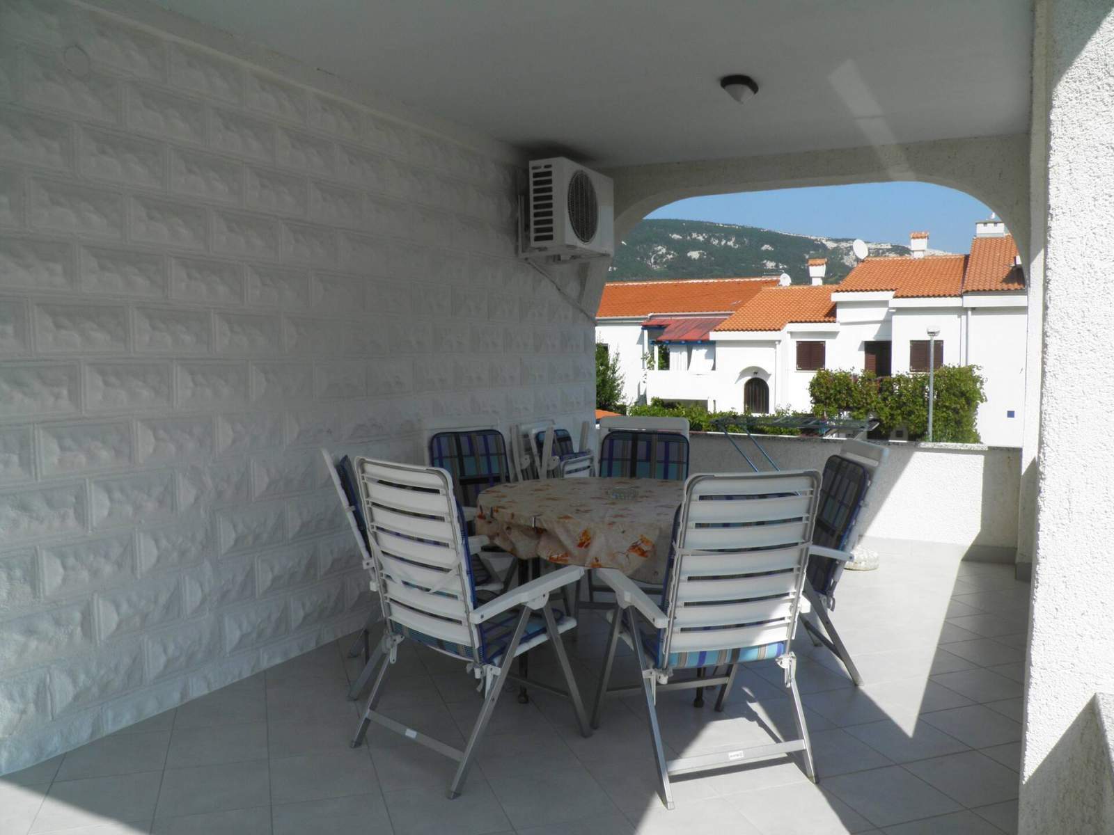Appartamento standard Klaric A6 – a 200 m dalla spiaggia, con terrazza