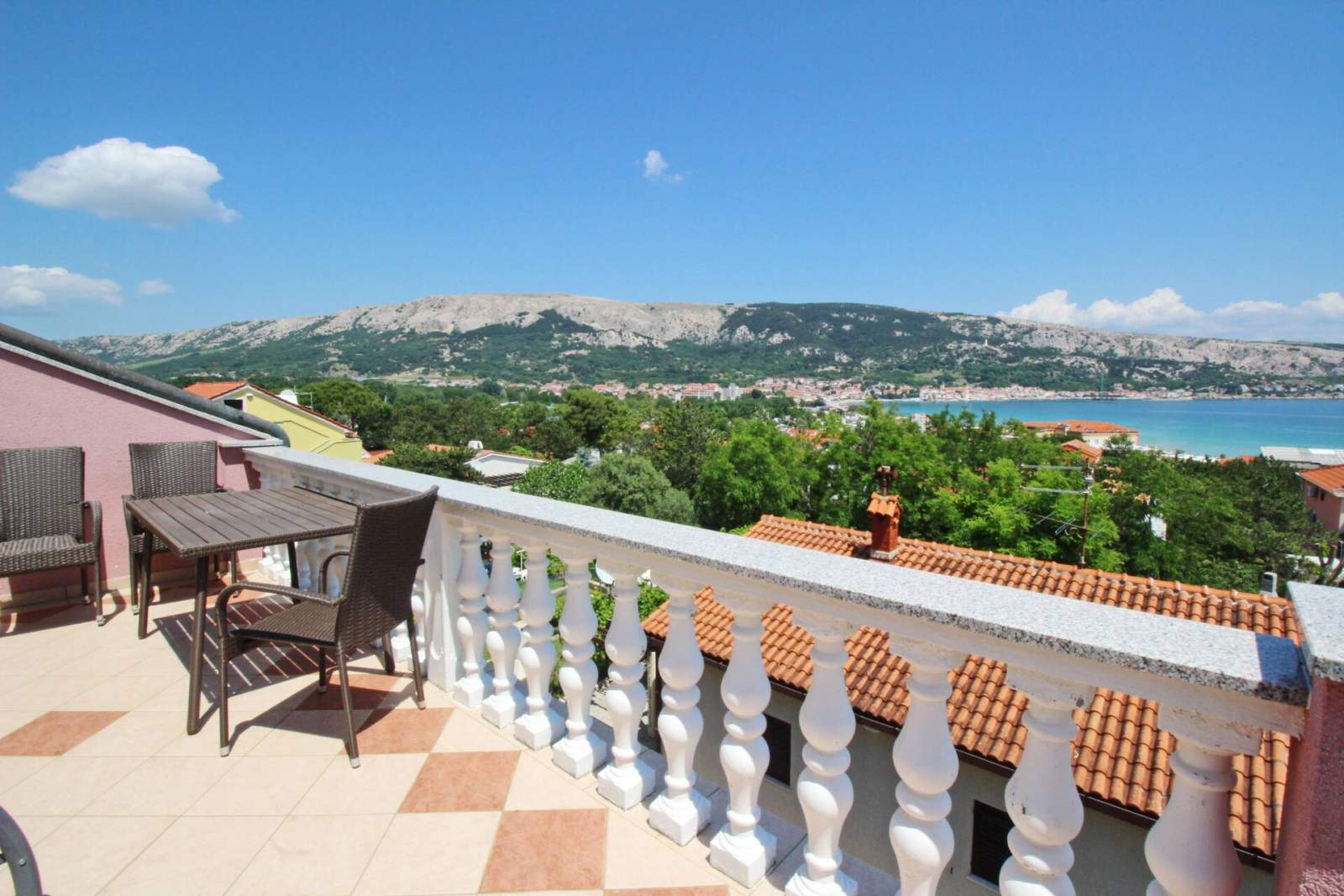 Appartamento Lovincic No.7 – con vista mare, a 200 m dalla spiaggia
