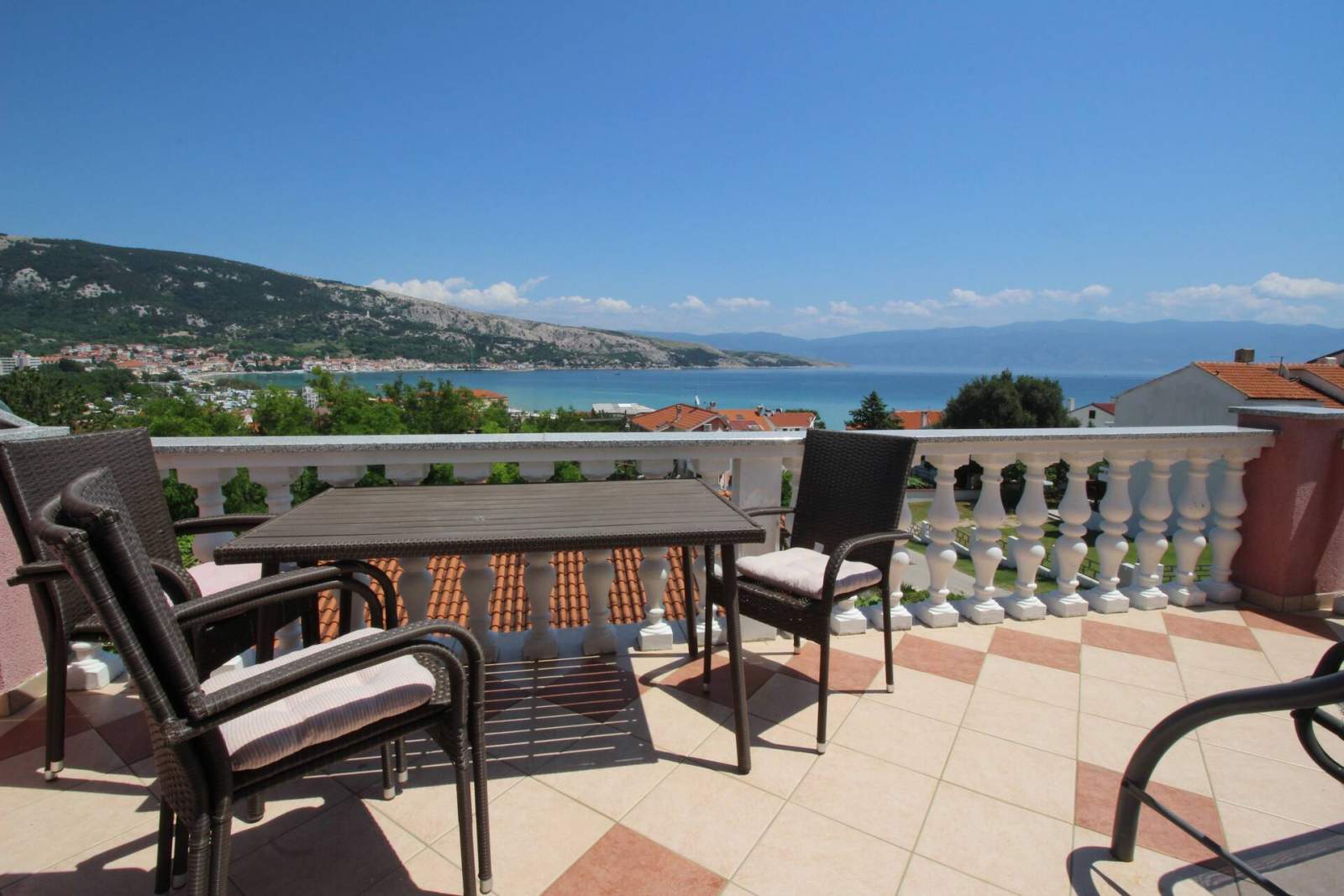 Appartamento Lovincic No.7 – con vista mare, a 200 m dalla spiaggia