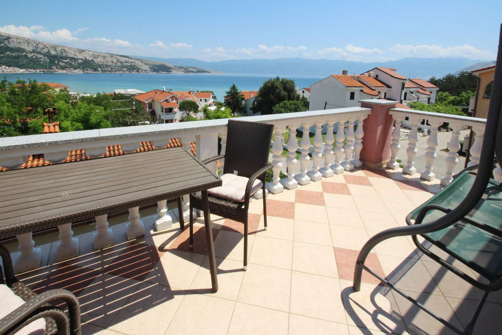 Appartamento Lovincic No.7 – con vista mare, a 200 m dalla spiaggia