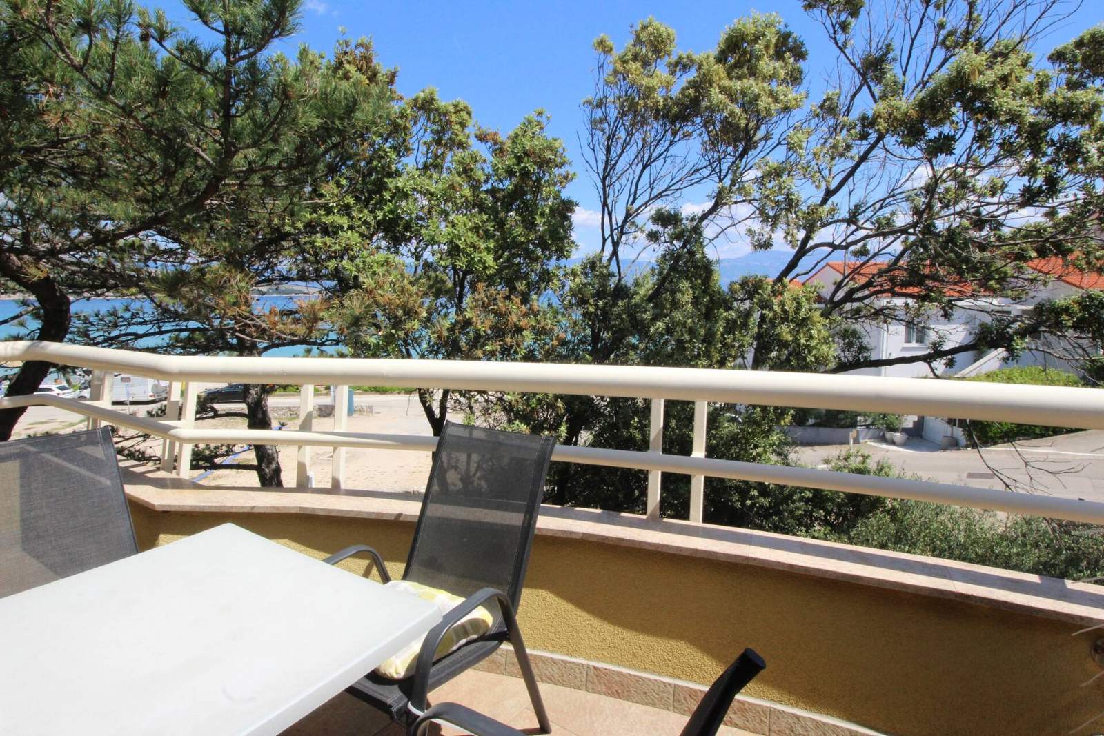 Apartment Mrkus more - with Balcony and Sea View, near the Beach