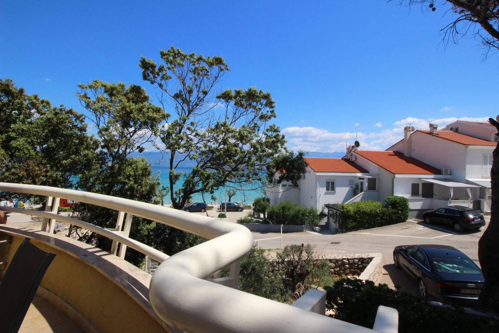 Appartamento Mrkus brdo - con balcone, vicino alla spiaggia