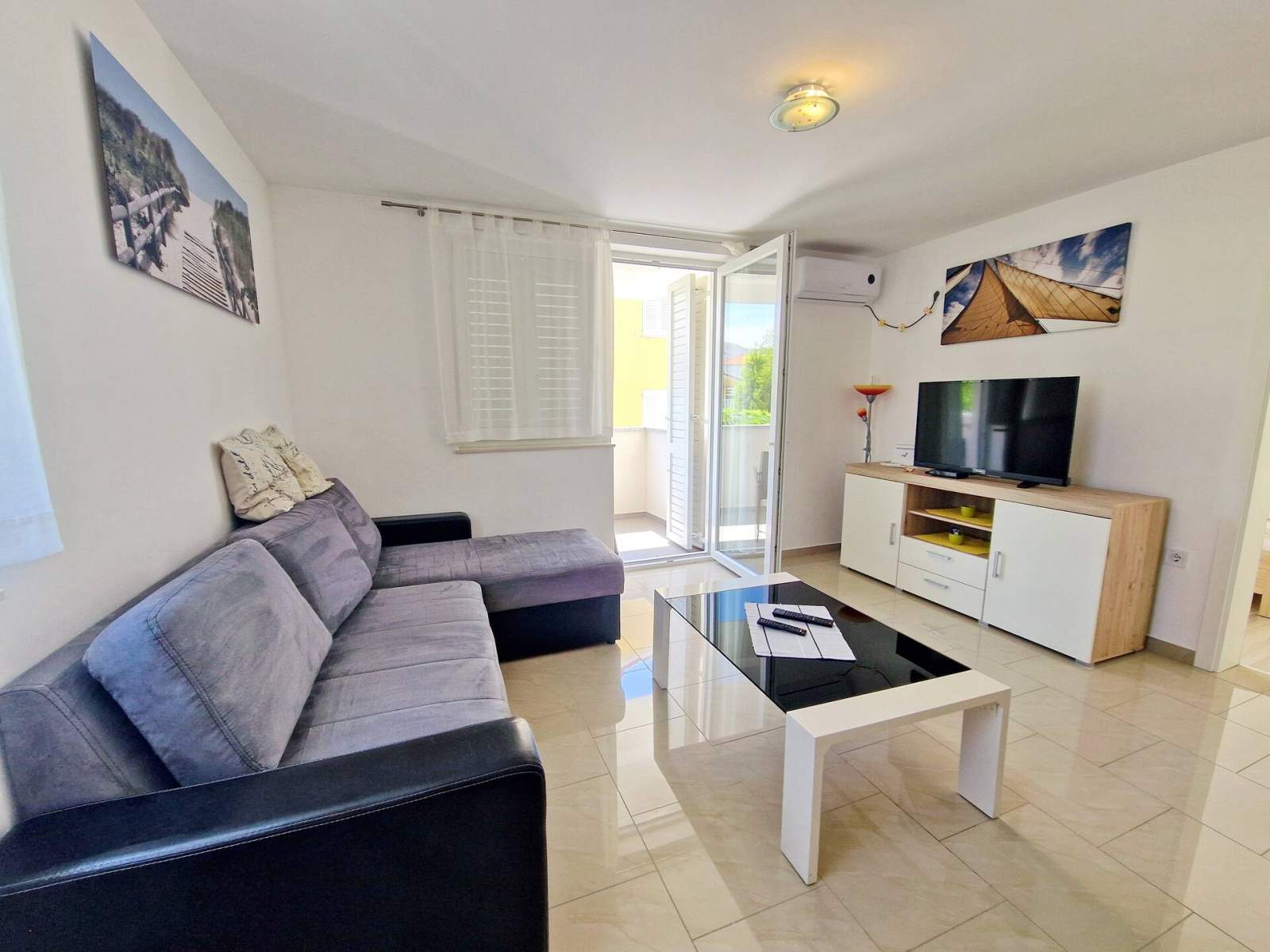 Apartment Slabek - with Balcony, 300 m from the Beach