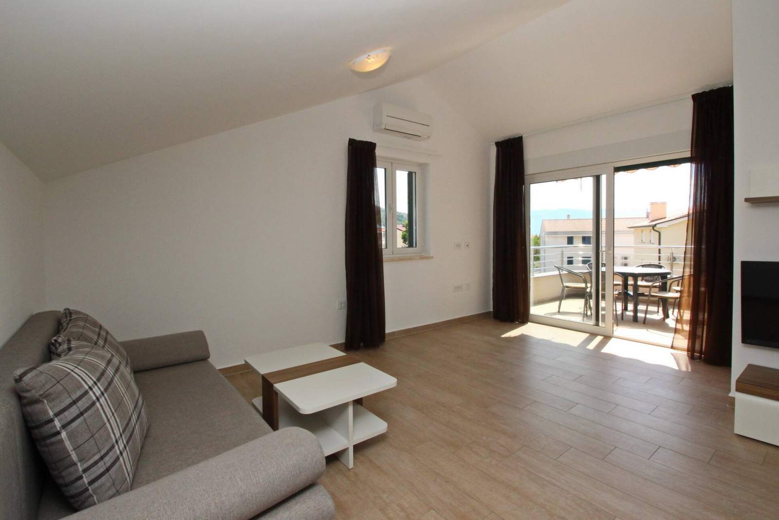 Appartamento Smojver n. 5 - confortevole, con balcone
