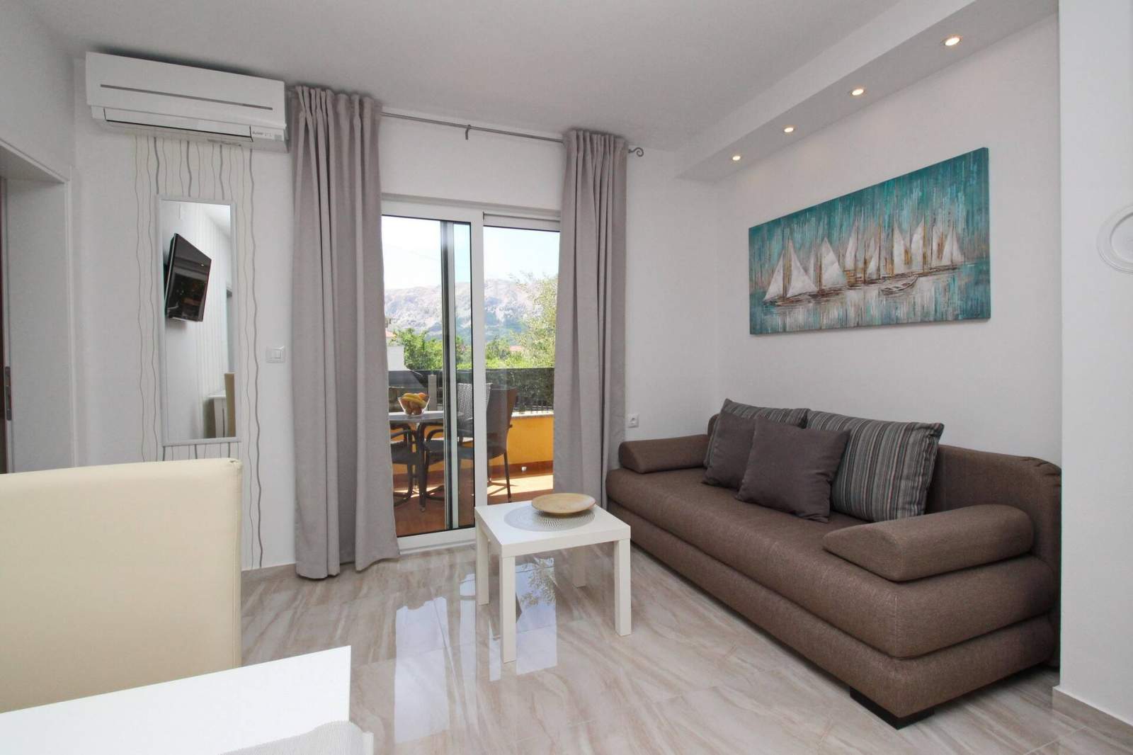 Incantevole Appartamento Sunshine n.3 – con balcone, a 300 m dalla spiaggia