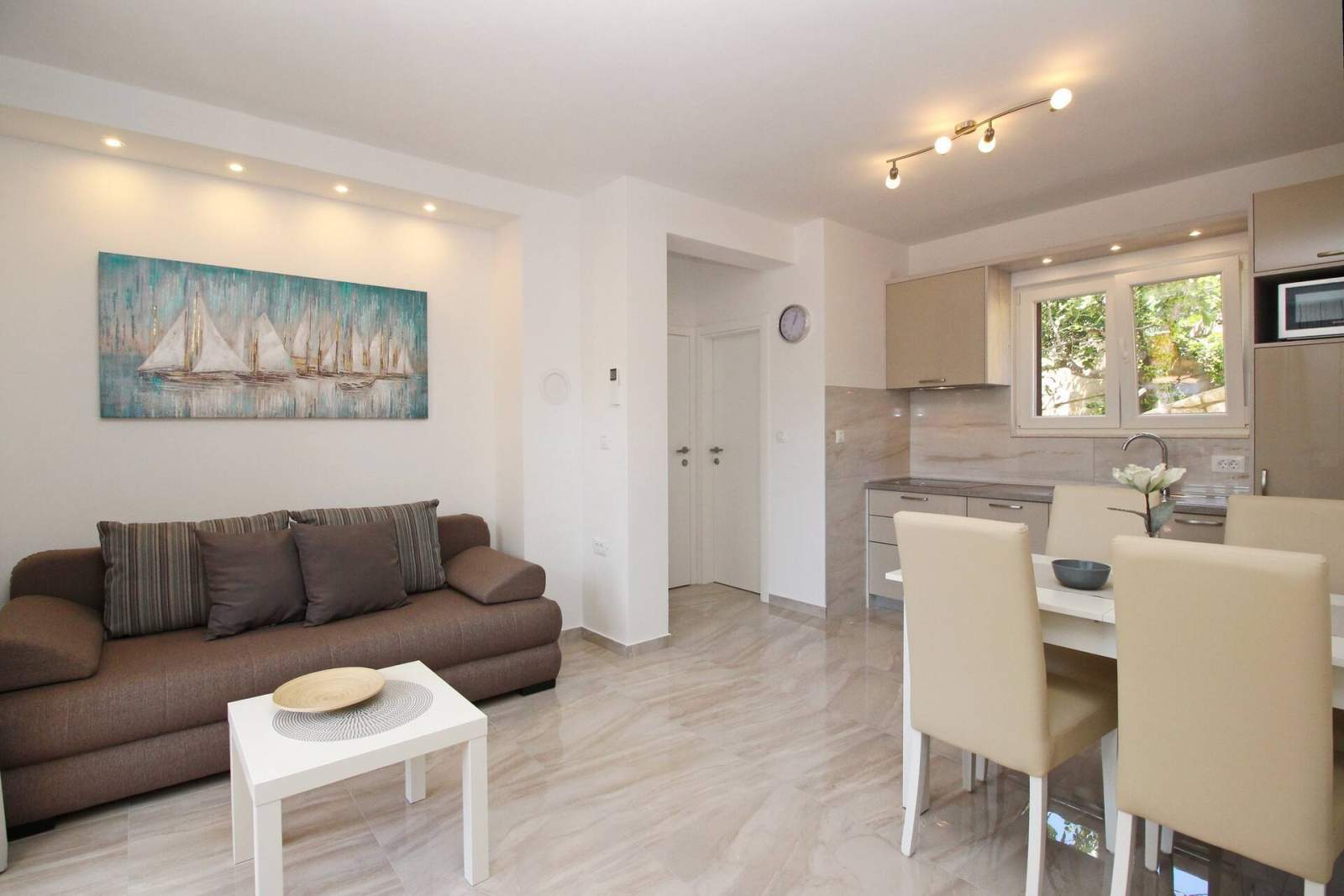 Incantevole Appartamento Sunshine n.3 – con balcone, a 300 m dalla spiaggia