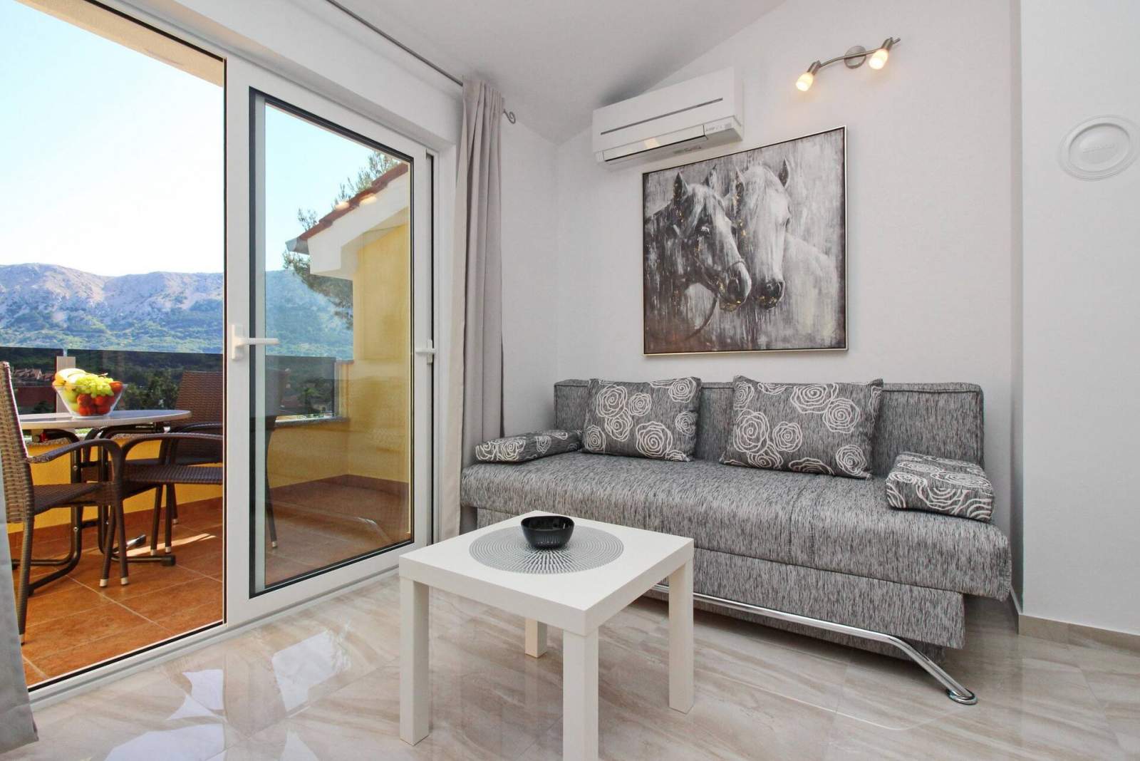 Incantevole Appartamento Sunshine n.5 – con balcone, a 300 m dalla spiaggia
