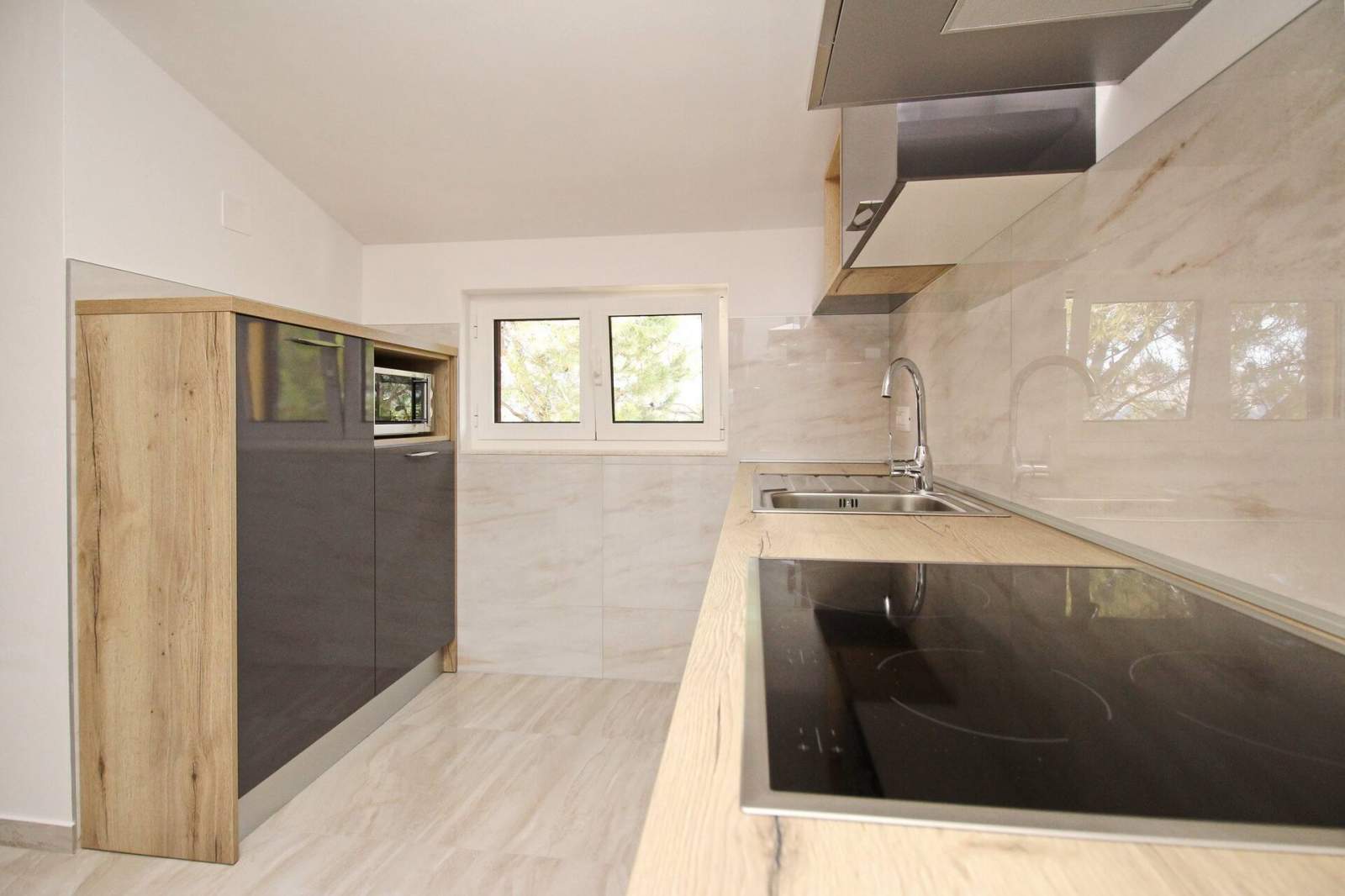 Affascinante Appartamento Sunshine n.6 – con Balcone, a 300 m dalla Spiaggia