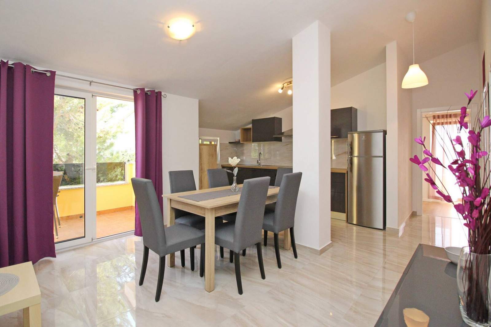 Affascinante Appartamento Sunshine n.6 – con Balcone, a 300 m dalla Spiaggia