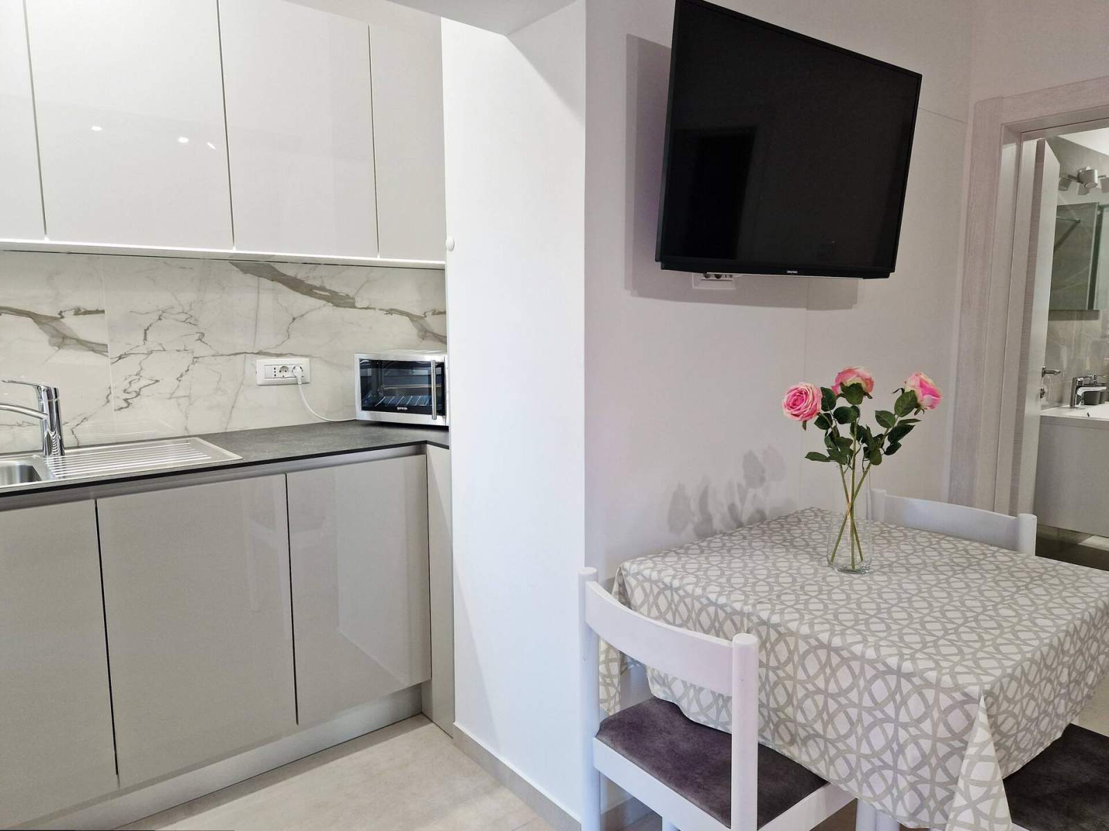 Affascinante Appartamento Sunshine BS – con Balcone, a 300 m dalla Spiaggia