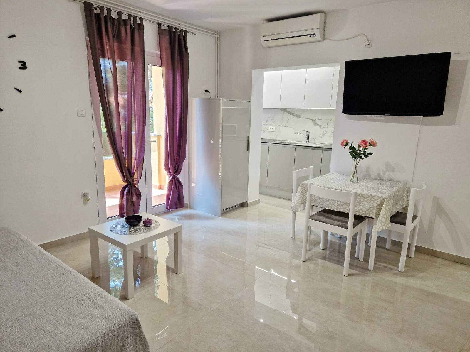 Affascinante Appartamento Sunshine BS – con Balcone, a 300 m dalla Spiaggia