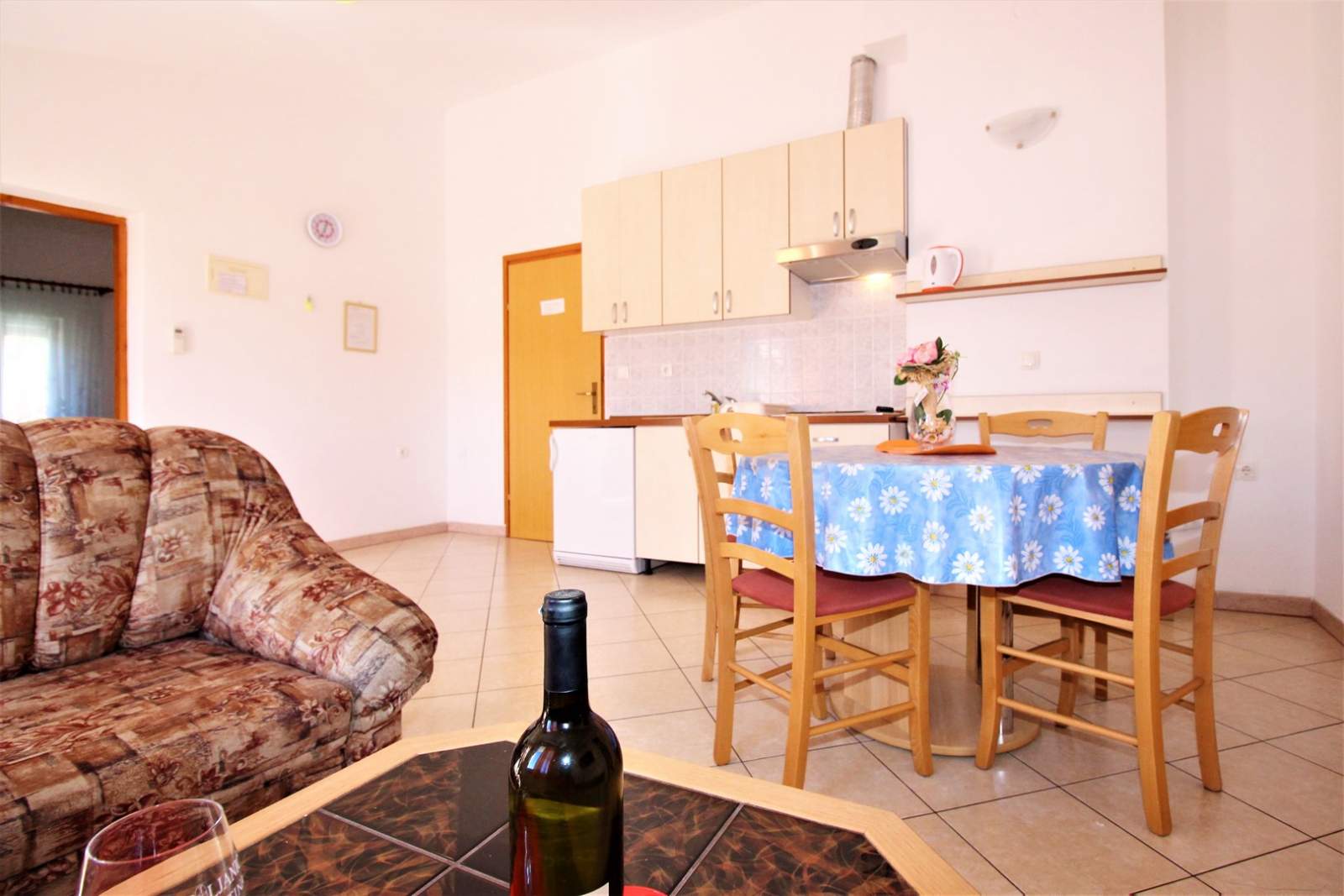 Apartman Lucijana br. 7 – s balkonom, 150 m od plaže