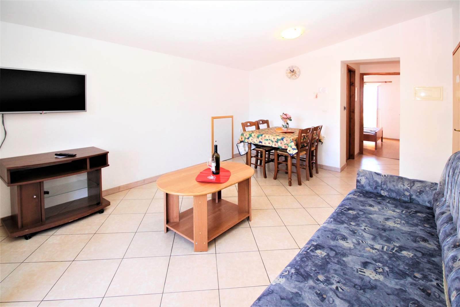 Apartman Lucijana br. 8 – s balkonom, 150 m od plaže
