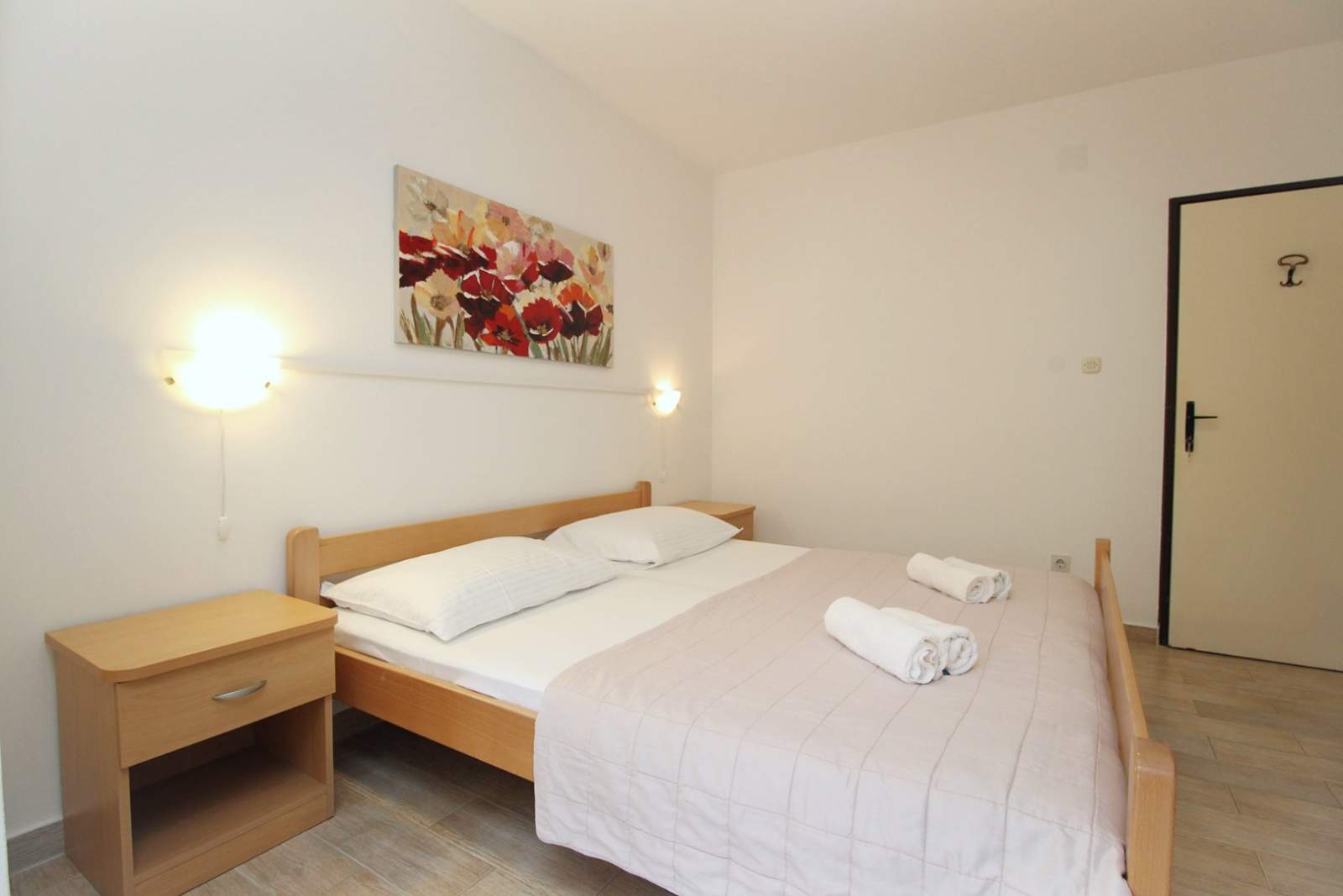 Appartamento Petrica n. 2 - con balcone, situato nel tranquillo villaggio di Jurandvor vicino a Bask