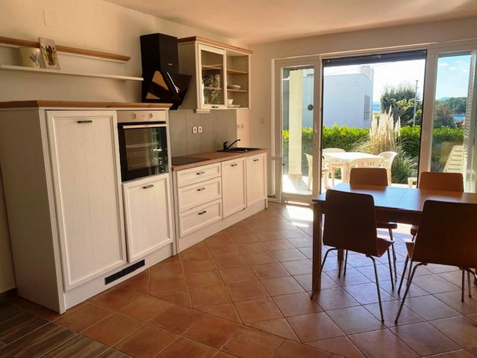 Apartman Sea Side Punat A2 Crv. – 300 m od mora