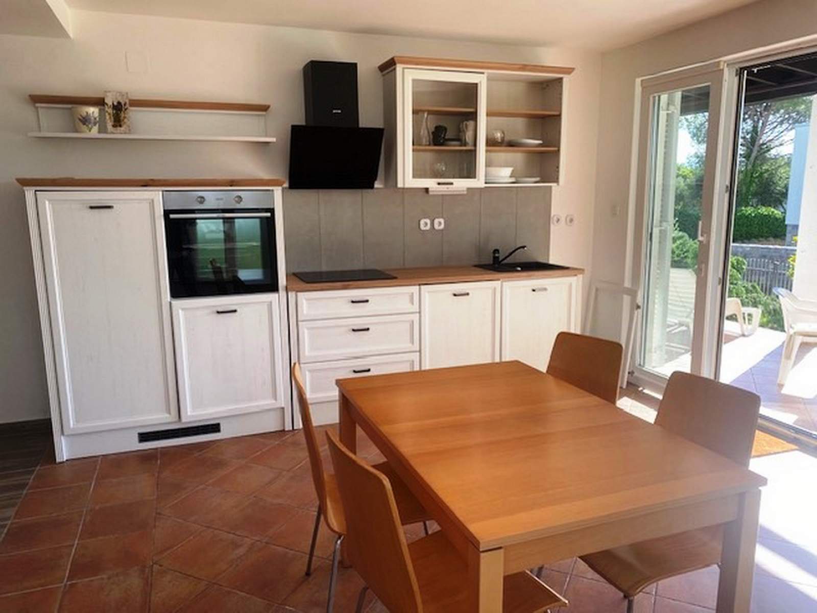 Apartman Sea Side Punat A2 Crv. – 300 m od mora