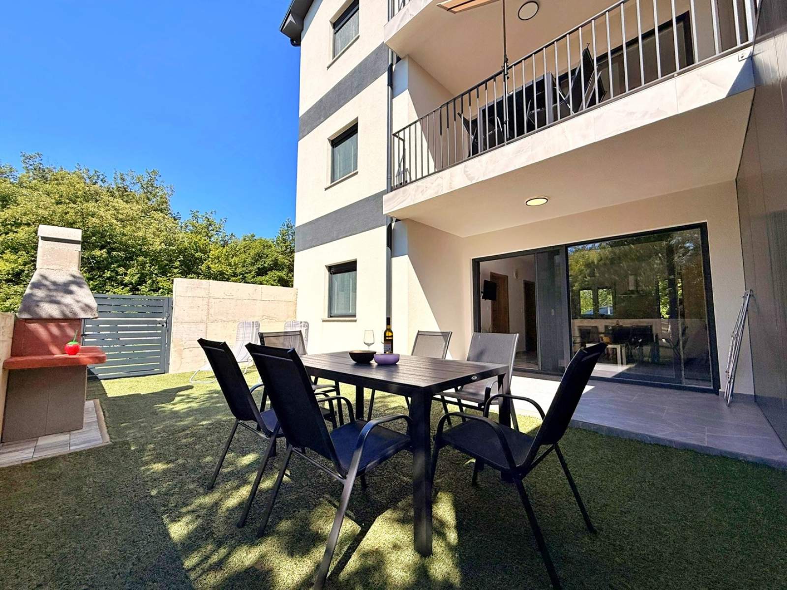 Apartment Lavanda Verde 2 — mit Pool