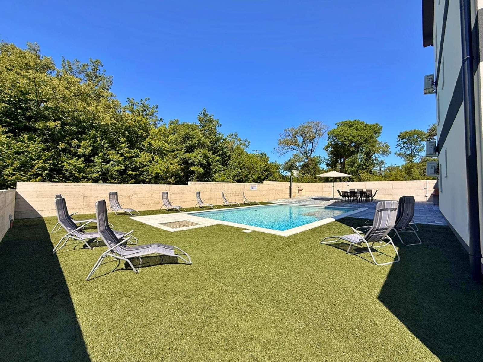 Apartment Lavanda Verde 2 — mit Pool
