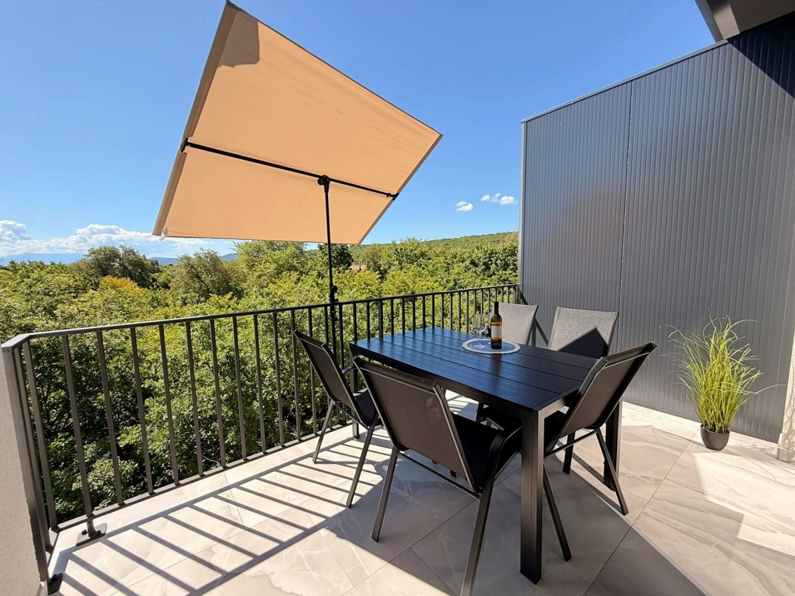 Apartment Lavanda Verde 5 — mit Pool