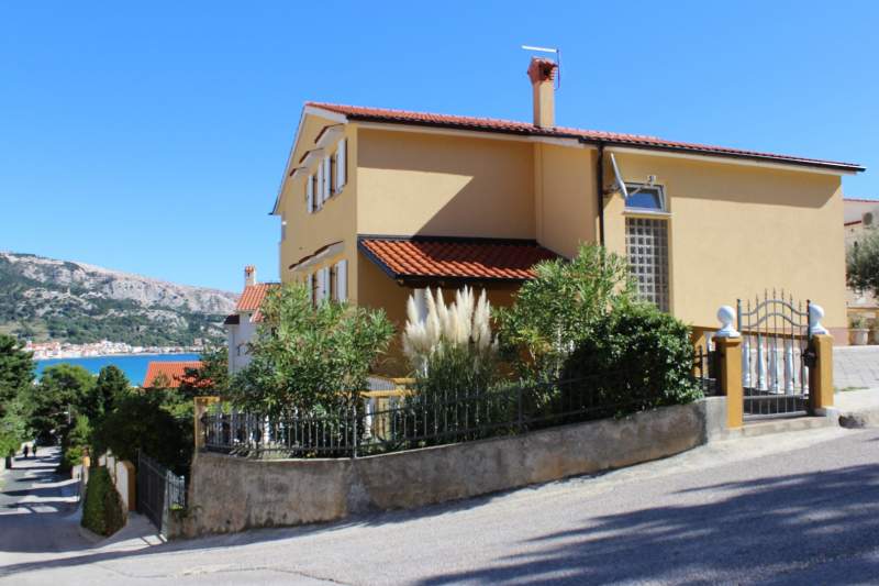 Apartments Capic Zarok